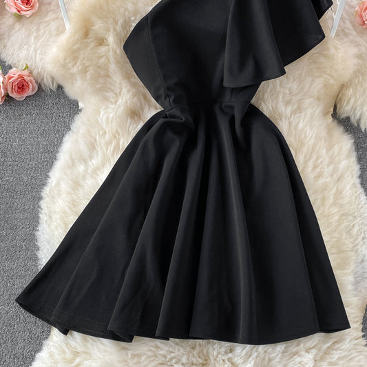 Short skirt with off shoulder, high waist and belly covering  2903