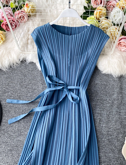 A line sleeveless pleated dress women's dress  1170