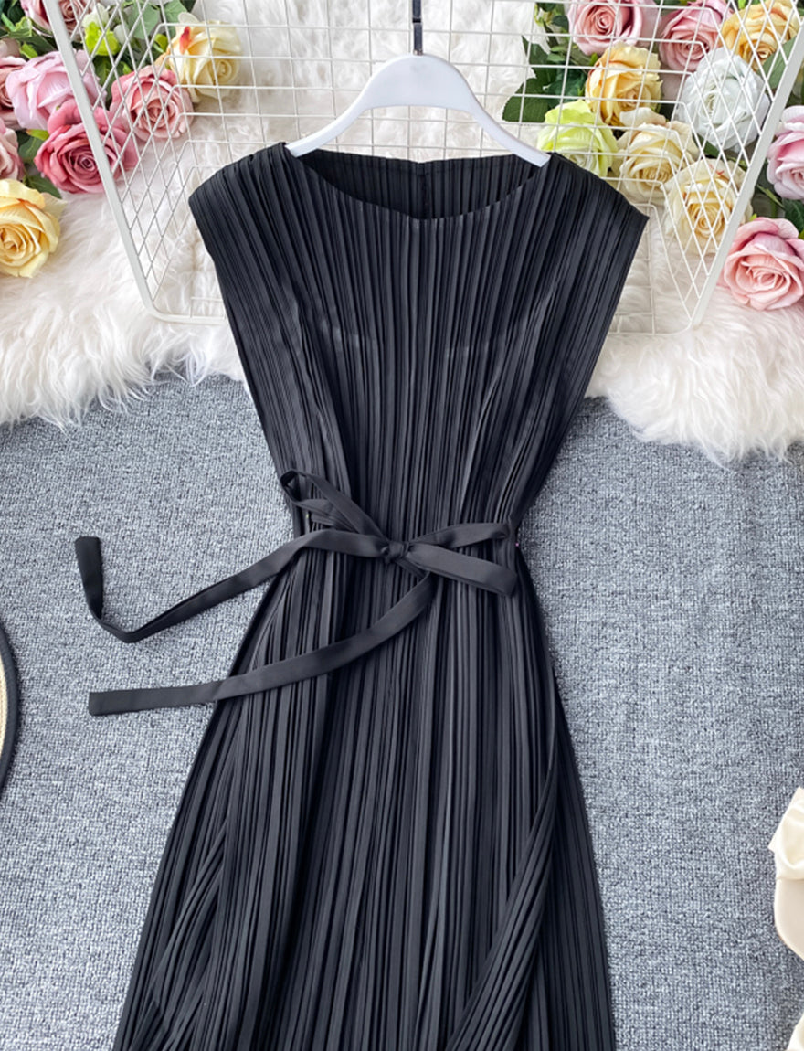 A line sleeveless pleated dress women's dress  1170