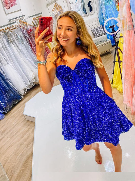 Elegantes vestidos de fiesta cortos con lentejuelas azul real