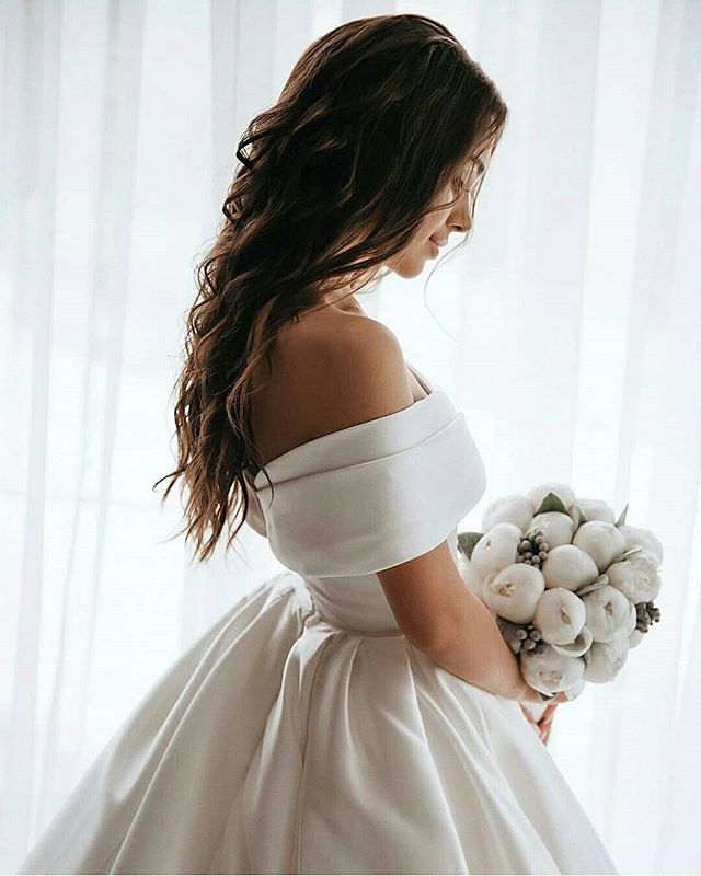 Vestidos de novia largos de satén blanco, vestido de novia con hombros descubiertos y cola 