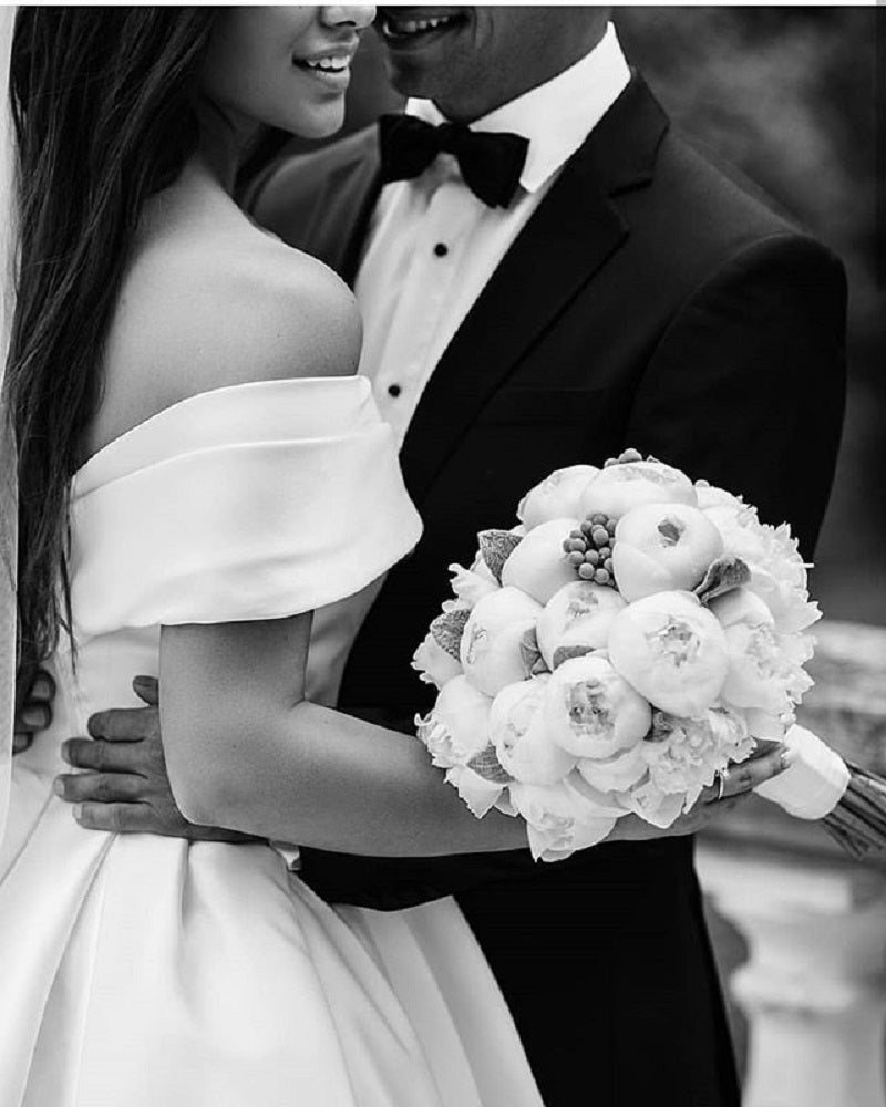 Vestidos de novia largos de satén blanco, vestido de novia con hombros descubiertos y cola 