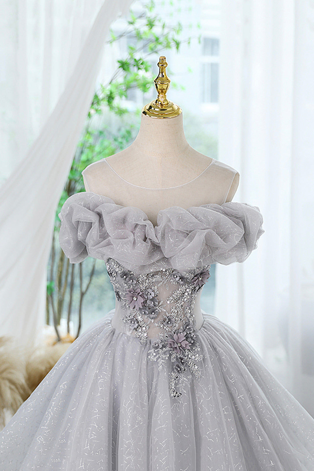 Gray Scoop Neckline Tulle Sequins Short Prom Dress, A-Line Off the Shoulder Evening Party Dress