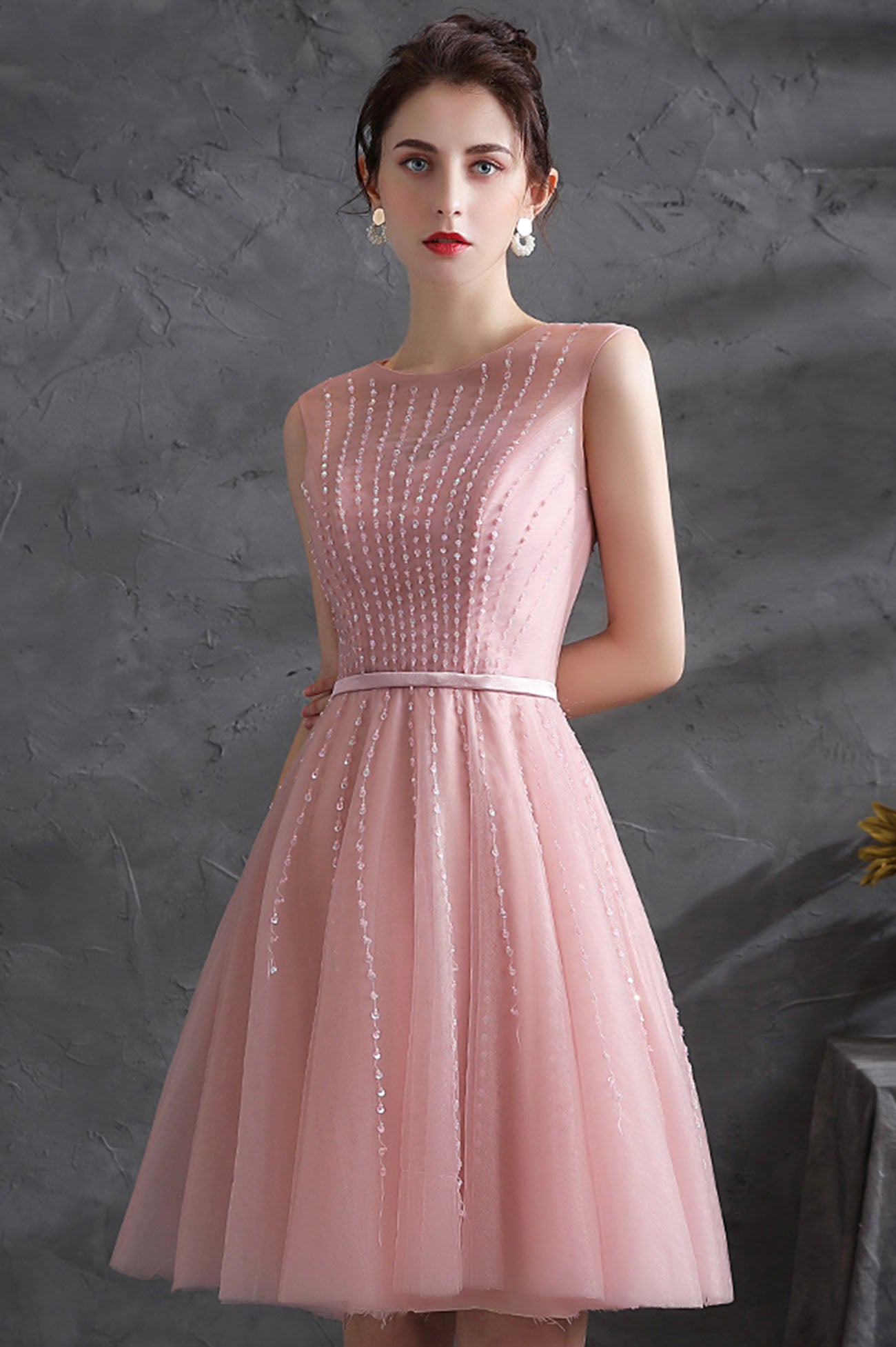 Pink Scoop Tulle Short Prom Dress with Beaded, Pink Knee Length Party Dress