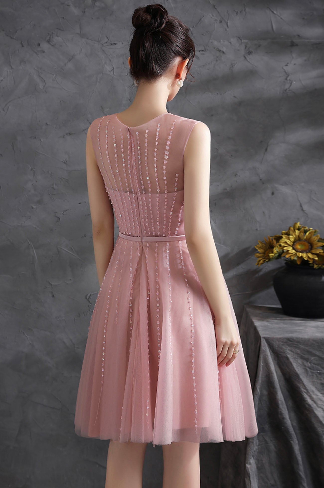 Pink Scoop Tulle Short Prom Dress with Beaded, Pink Knee Length Party Dress