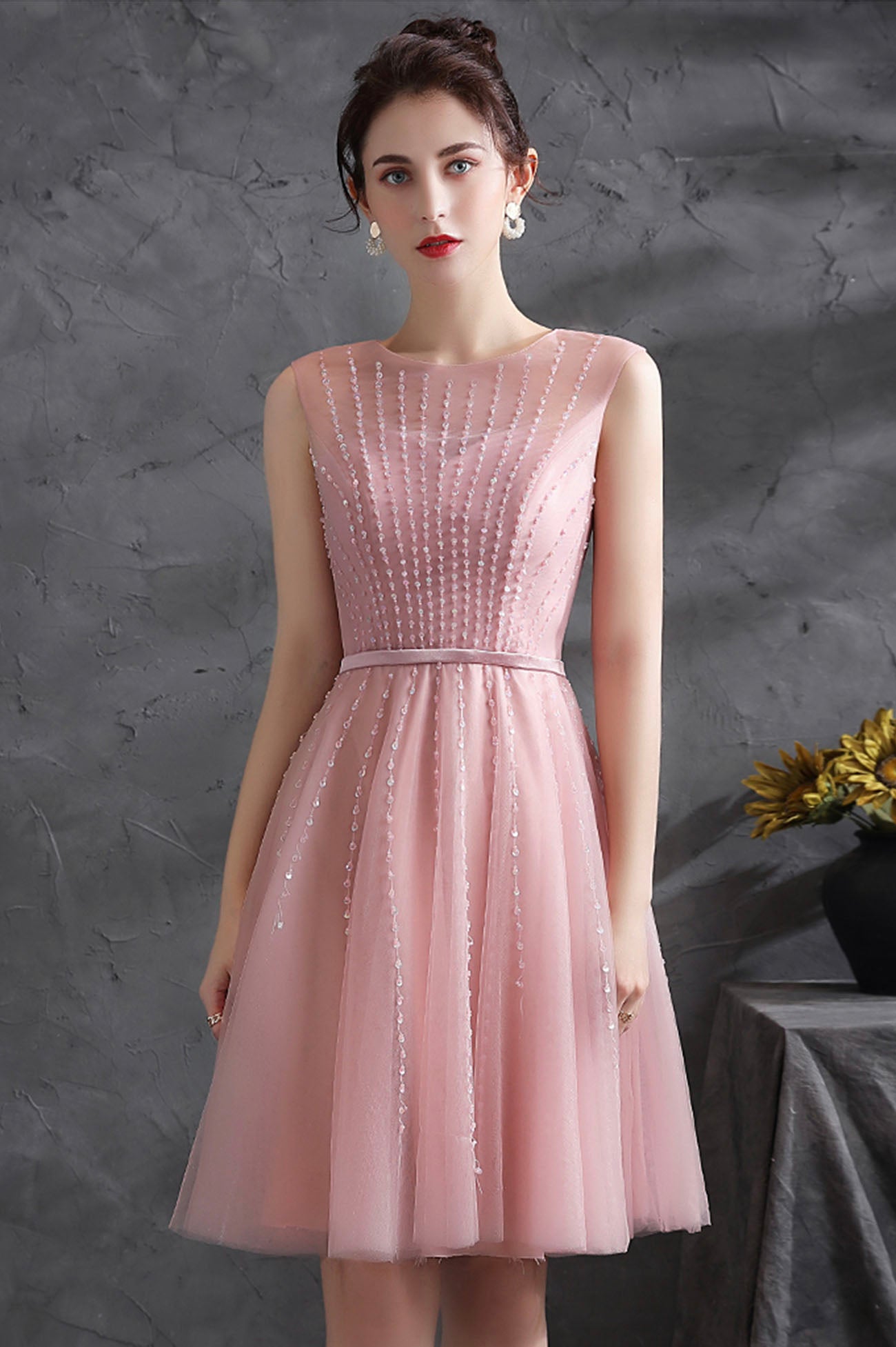 Pink Scoop Tulle Short Prom Dress with Beaded, Pink Knee Length Party Dress